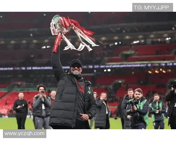 曼联与曼城激战正酣精彩集锦回顾两队巅峰对决瞬间